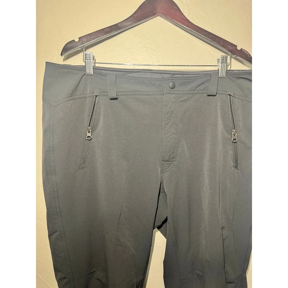 REI Mens Hiking Pants Black 40W x 30L Technical Outdoor Stretch Ankle Zip